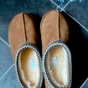 Brand new with box Ugg chestnut Tazman slippers